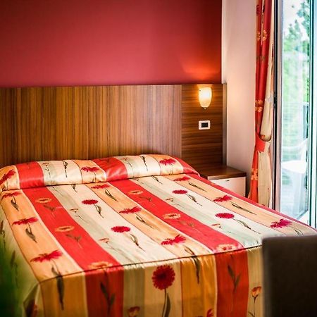 Hotel Vienna Lignano Sabbiadoro Zewnętrze zdjęcie