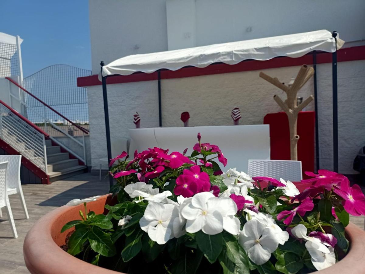 Hotel Vienna Lignano Sabbiadoro Zewnętrze zdjęcie