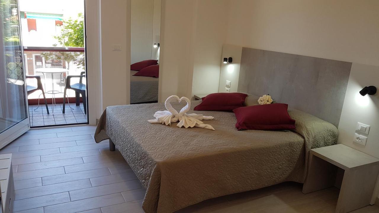 Hotel Vienna Lignano Sabbiadoro Zewnętrze zdjęcie