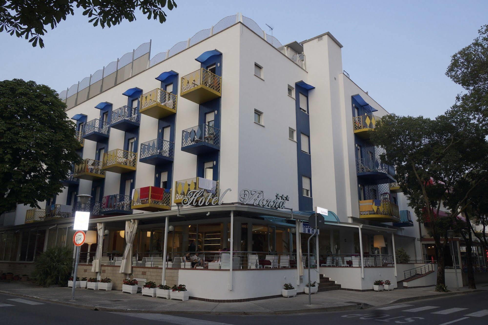 Hotel Vienna Lignano Sabbiadoro Zewnętrze zdjęcie