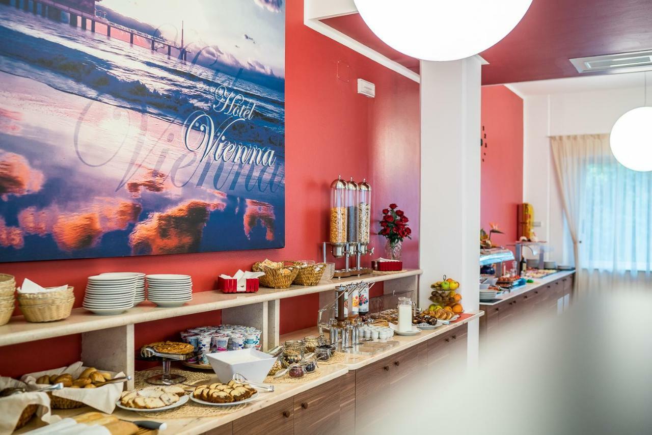 Hotel Vienna Lignano Sabbiadoro Zewnętrze zdjęcie