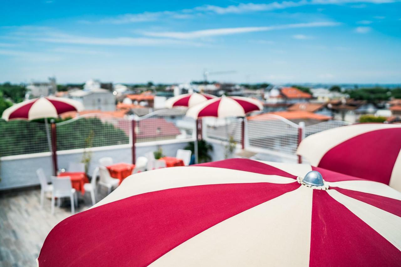 Hotel Vienna Lignano Sabbiadoro Zewnętrze zdjęcie